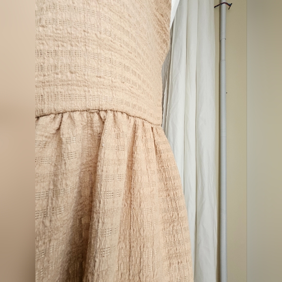 Open-Back Dress - Picture 12 of 14